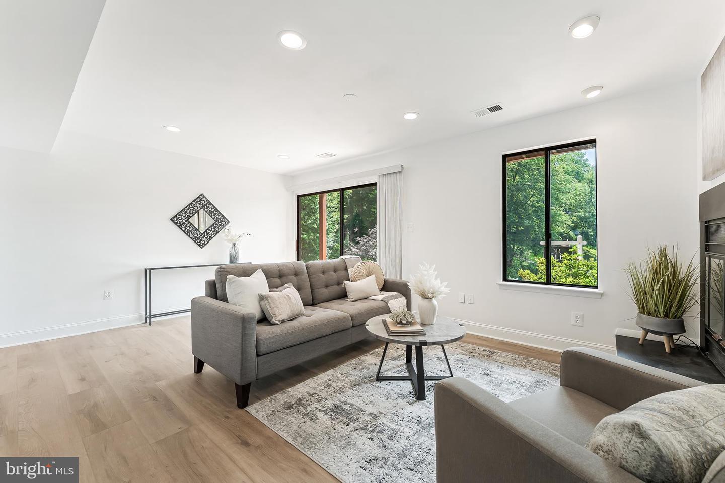2127 CABOTS POINT LN, RESTON, Virginia 20191, 3 Bedrooms Bedrooms, ,3 BathroomsBathrooms,Residential,For sale,2127 CABOTS POINT LN,VAFX2244238 MLS # VAFX2244238