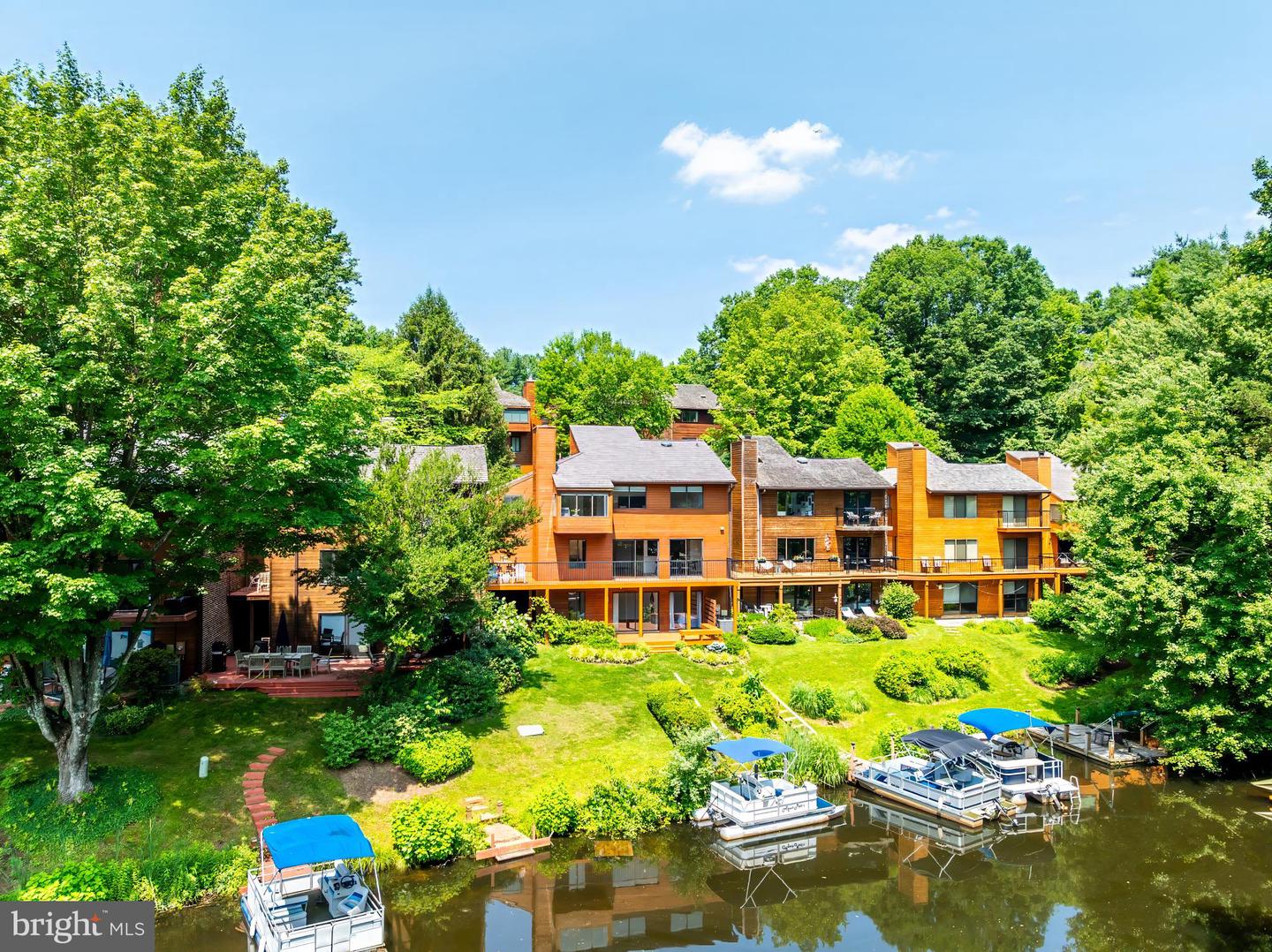 2127 CABOTS POINT LN, RESTON, Virginia 20191, 3 Bedrooms Bedrooms, ,3 BathroomsBathrooms,Residential,For sale,2127 CABOTS POINT LN,VAFX2244238 MLS # VAFX2244238
