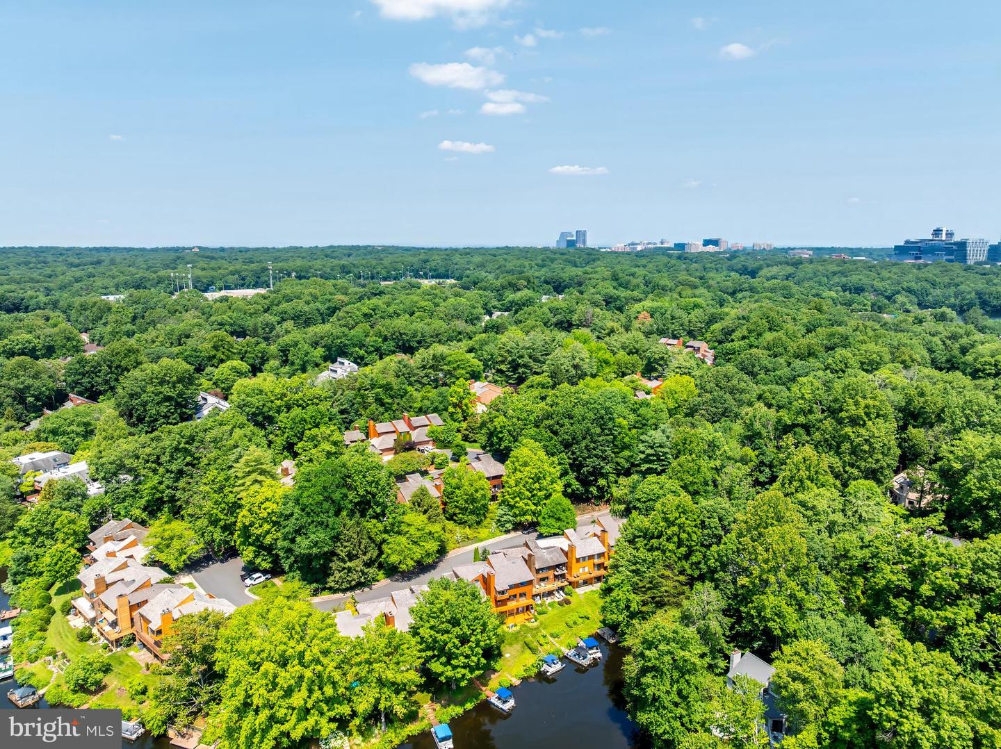2127 CABOTS POINT LN, RESTON, Virginia 20191, 3 Bedrooms Bedrooms, ,3 BathroomsBathrooms,Residential,For sale,2127 CABOTS POINT LN,VAFX2244238 MLS # VAFX2244238