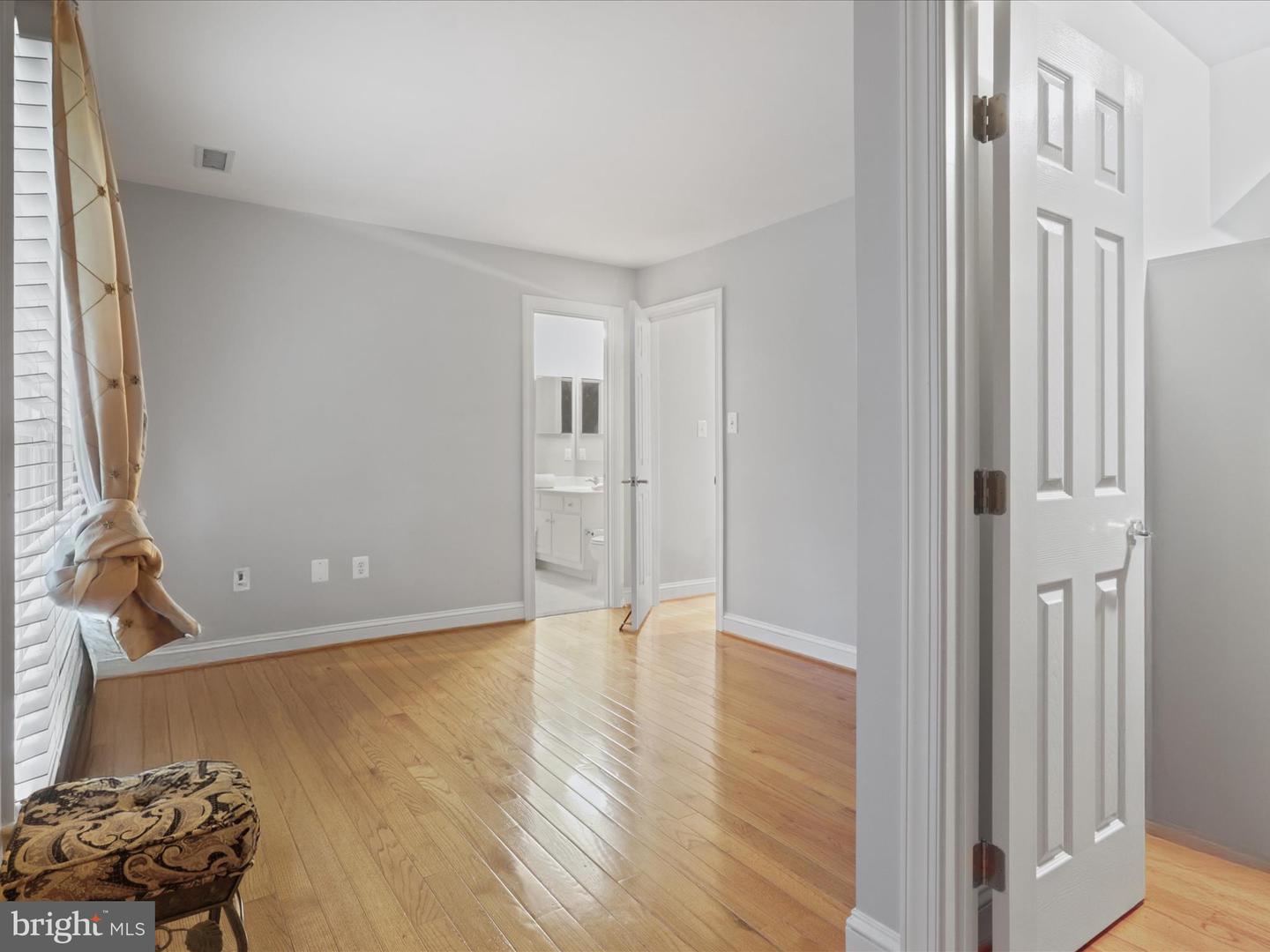 7952 BLITZ CT, DUNN LORING, Virginia 22027, 5 Bedrooms Bedrooms, ,3 BathroomsBathrooms,Residential,For sale,7952 BLITZ CT,VAFX2244942 MLS # VAFX2244942