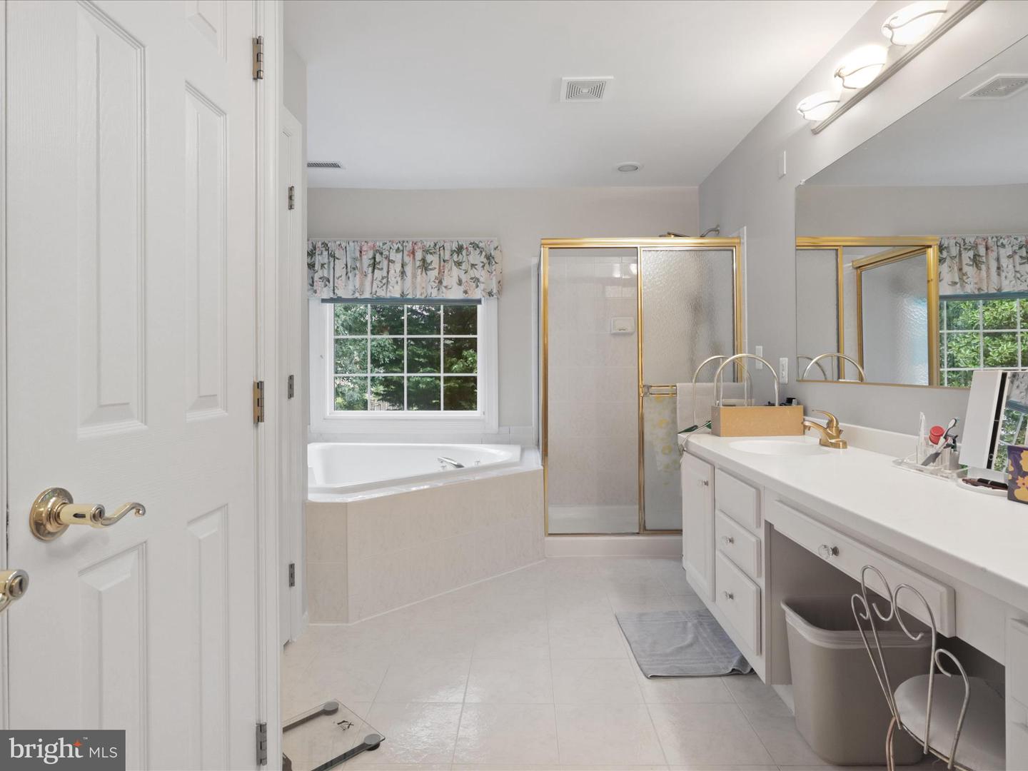 7952 BLITZ CT, DUNN LORING, Virginia 22027, 5 Bedrooms Bedrooms, ,3 BathroomsBathrooms,Residential,For sale,7952 BLITZ CT,VAFX2244942 MLS # VAFX2244942