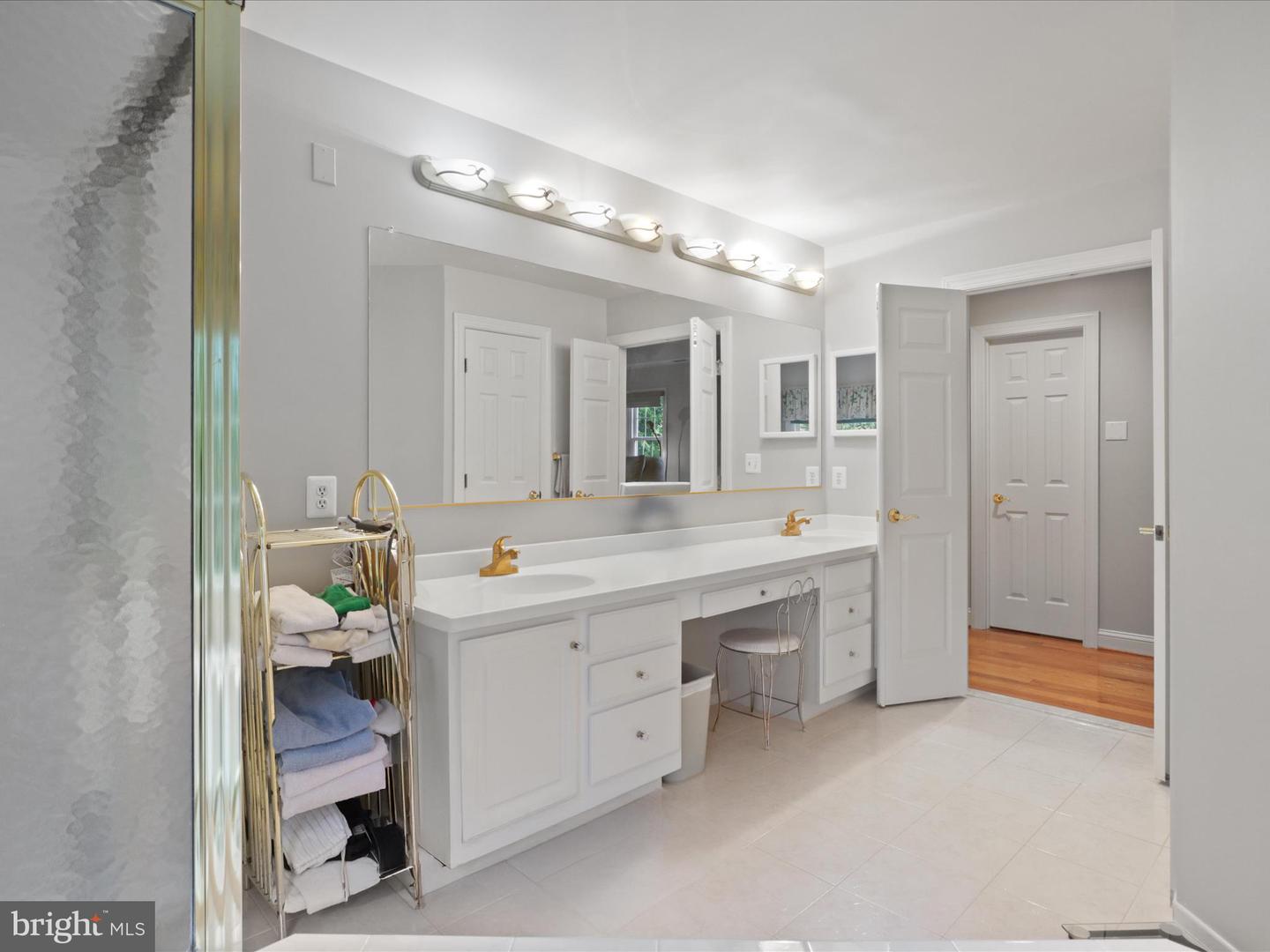 7952 BLITZ CT, DUNN LORING, Virginia 22027, 5 Bedrooms Bedrooms, ,3 BathroomsBathrooms,Residential,For sale,7952 BLITZ CT,VAFX2244942 MLS # VAFX2244942