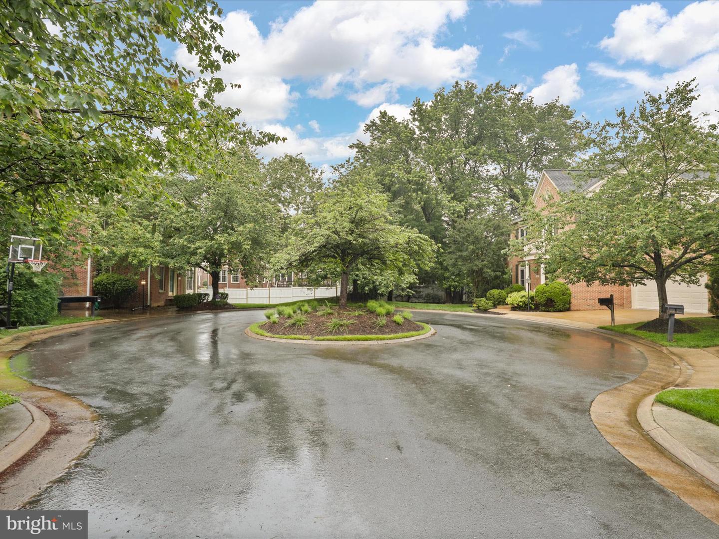 7952 BLITZ CT, DUNN LORING, Virginia 22027, 5 Bedrooms Bedrooms, ,3 BathroomsBathrooms,Residential,For sale,7952 BLITZ CT,VAFX2244942 MLS # VAFX2244942