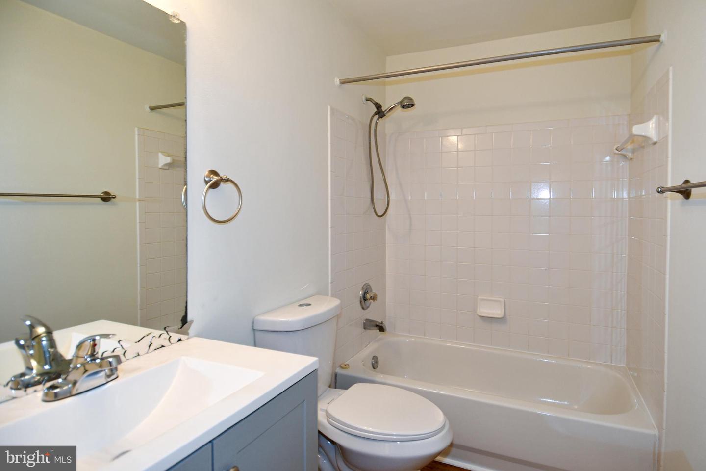 1031 GARDENVIEW LOOP #103, WOODBRIDGE, Virginia 22191, 2 Bedrooms Bedrooms, ,2 BathroomsBathrooms,Residential,For sale,1031 GARDENVIEW LOOP #103,VAPW2096110 MLS # VAPW2096110