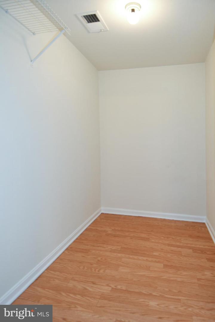 1031 GARDENVIEW LOOP #103, WOODBRIDGE, Virginia 22191, 2 Bedrooms Bedrooms, ,2 BathroomsBathrooms,Residential,For sale,1031 GARDENVIEW LOOP #103,VAPW2096110 MLS # VAPW2096110