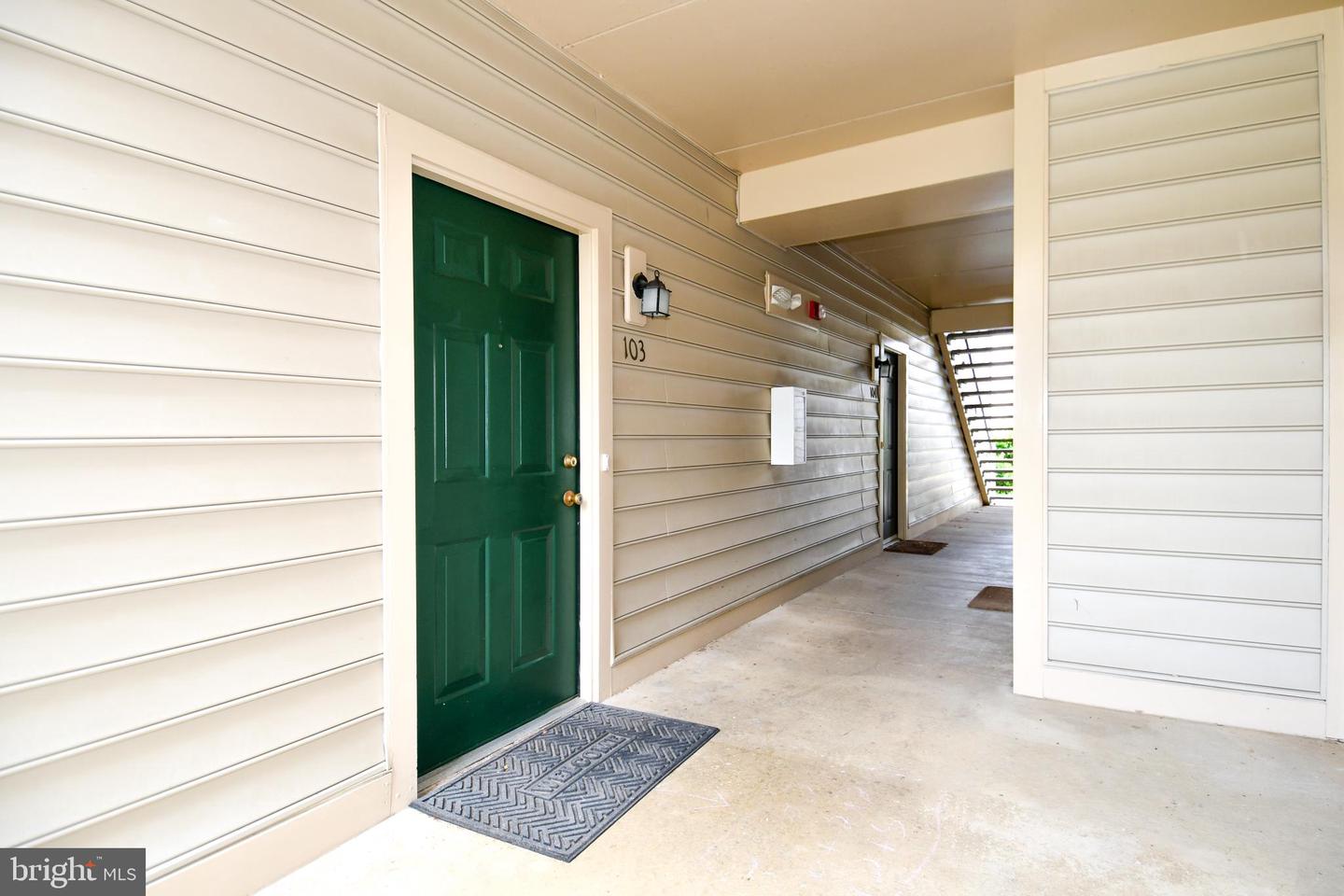 1031 GARDENVIEW LOOP #103, WOODBRIDGE, Virginia 22191, 2 Bedrooms Bedrooms, ,2 BathroomsBathrooms,Residential,For sale,1031 GARDENVIEW LOOP #103,VAPW2096110 MLS # VAPW2096110