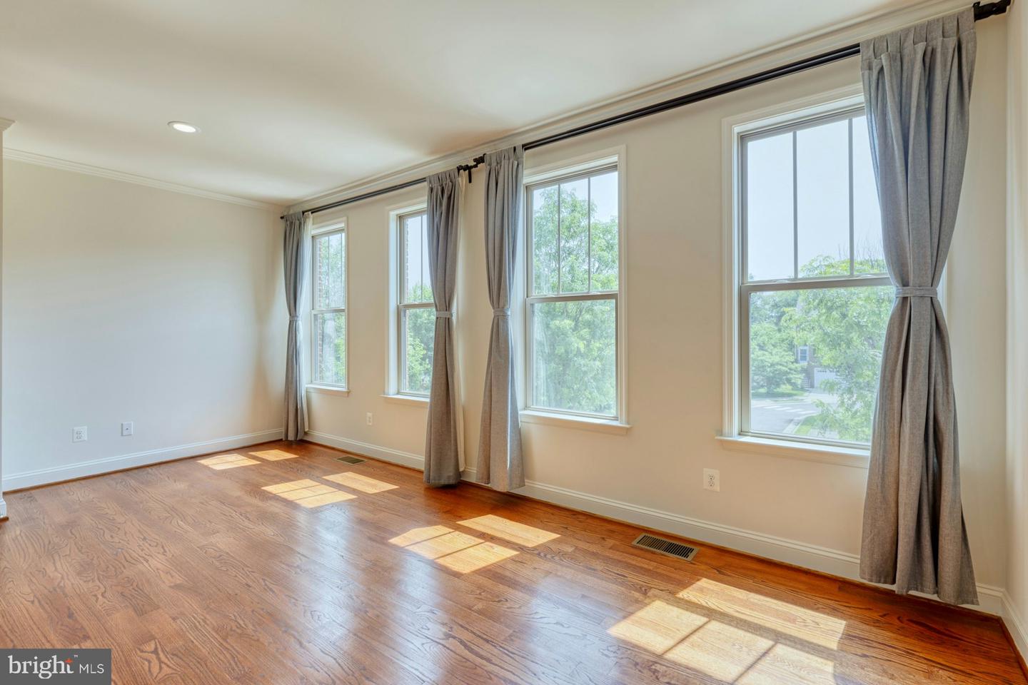 209 NATURAL TER SW, LEESBURG, Virginia 20175, 3 Bedrooms Bedrooms, ,3 BathroomsBathrooms,Residential,For sale,209 NATURAL TER SW,VALO2098626 MLS # VALO2098626