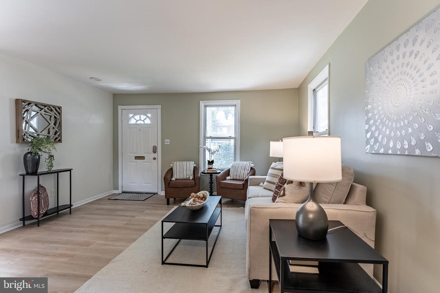 5634 8TH RD N, ARLINGTON, Virginia 22205, 3 Bedrooms Bedrooms, ,3 BathroomsBathrooms,Residential,For sale,5634 8TH RD N,VAAR2058520 MLS # VAAR2058520