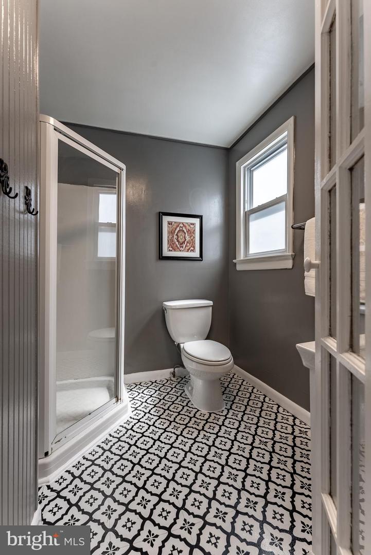 5634 8TH RD N, ARLINGTON, Virginia 22205, 3 Bedrooms Bedrooms, ,3 BathroomsBathrooms,Residential,For sale,5634 8TH RD N,VAAR2058520 MLS # VAAR2058520