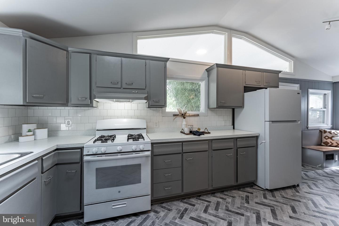5634 8TH RD N, ARLINGTON, Virginia 22205, 3 Bedrooms Bedrooms, ,3 BathroomsBathrooms,Residential,For sale,5634 8TH RD N,VAAR2058520 MLS # VAAR2058520
