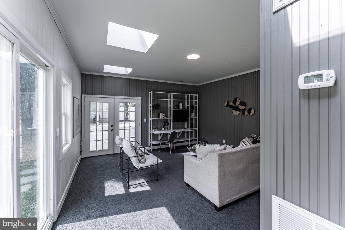 5634 8TH RD N, ARLINGTON, Virginia 22205, 3 Bedrooms Bedrooms, ,3 BathroomsBathrooms,Residential,For sale,5634 8TH RD N,VAAR2058520 MLS # VAAR2058520