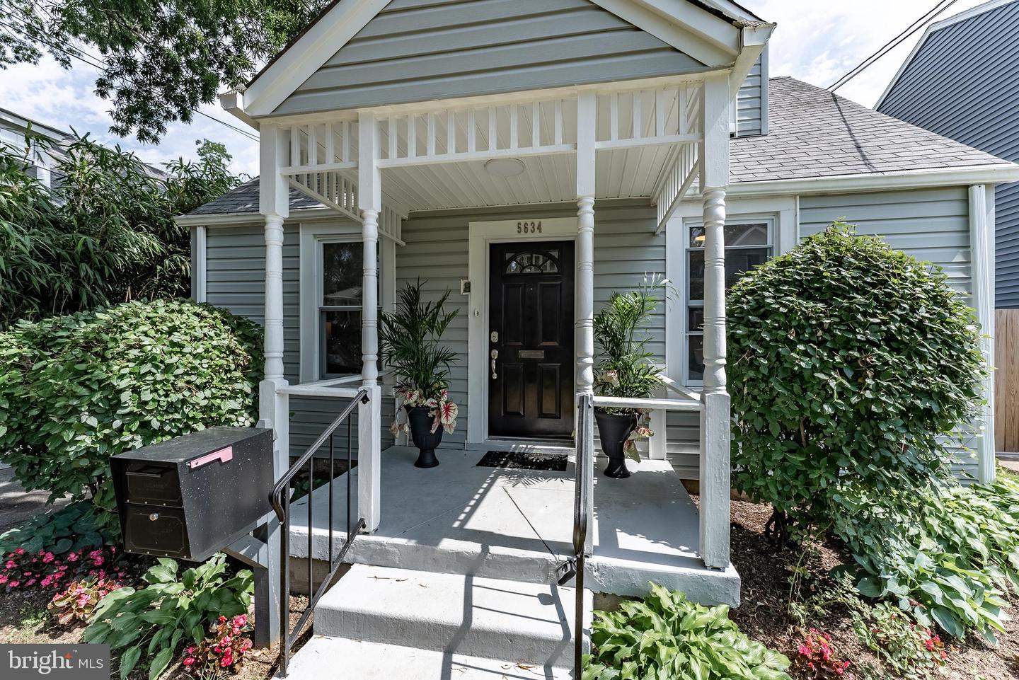 5634 8TH RD N, ARLINGTON, Virginia 22205, 3 Bedrooms Bedrooms, ,3 BathroomsBathrooms,Residential,For sale,5634 8TH RD N,VAAR2058520 MLS # VAAR2058520