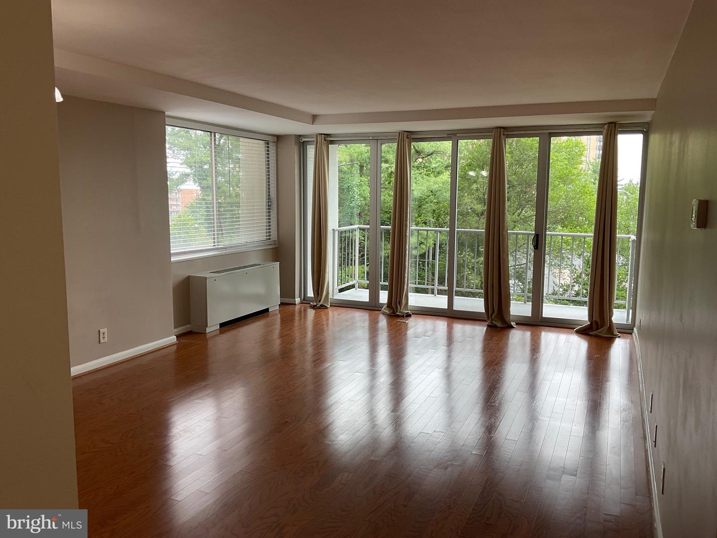 301 N BEAUREGARD ST #320, ALEXANDRIA, Virginia 22312, 1 Bedroom Bedrooms, ,1 BathroomBathrooms,Residential,For sale,301 N BEAUREGARD ST #320,VAAX2046024 MLS # VAAX2046024