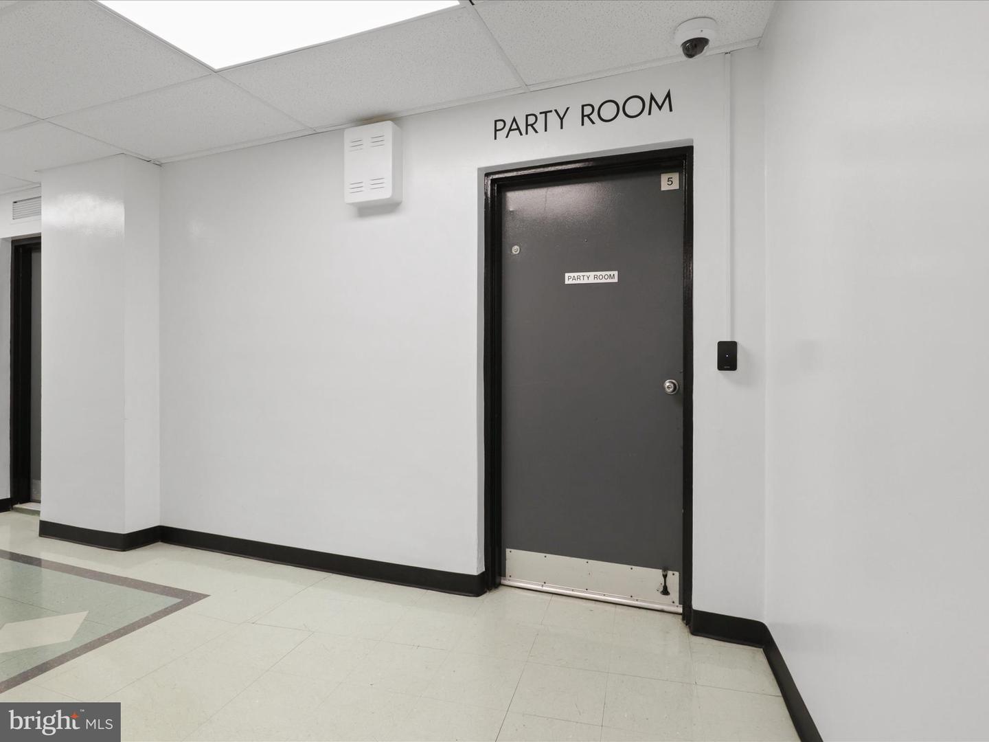 301 N BEAUREGARD ST #320, ALEXANDRIA, Virginia 22312, 1 Bedroom Bedrooms, ,1 BathroomBathrooms,Residential,For sale,301 N BEAUREGARD ST #320,VAAX2046024 MLS # VAAX2046024