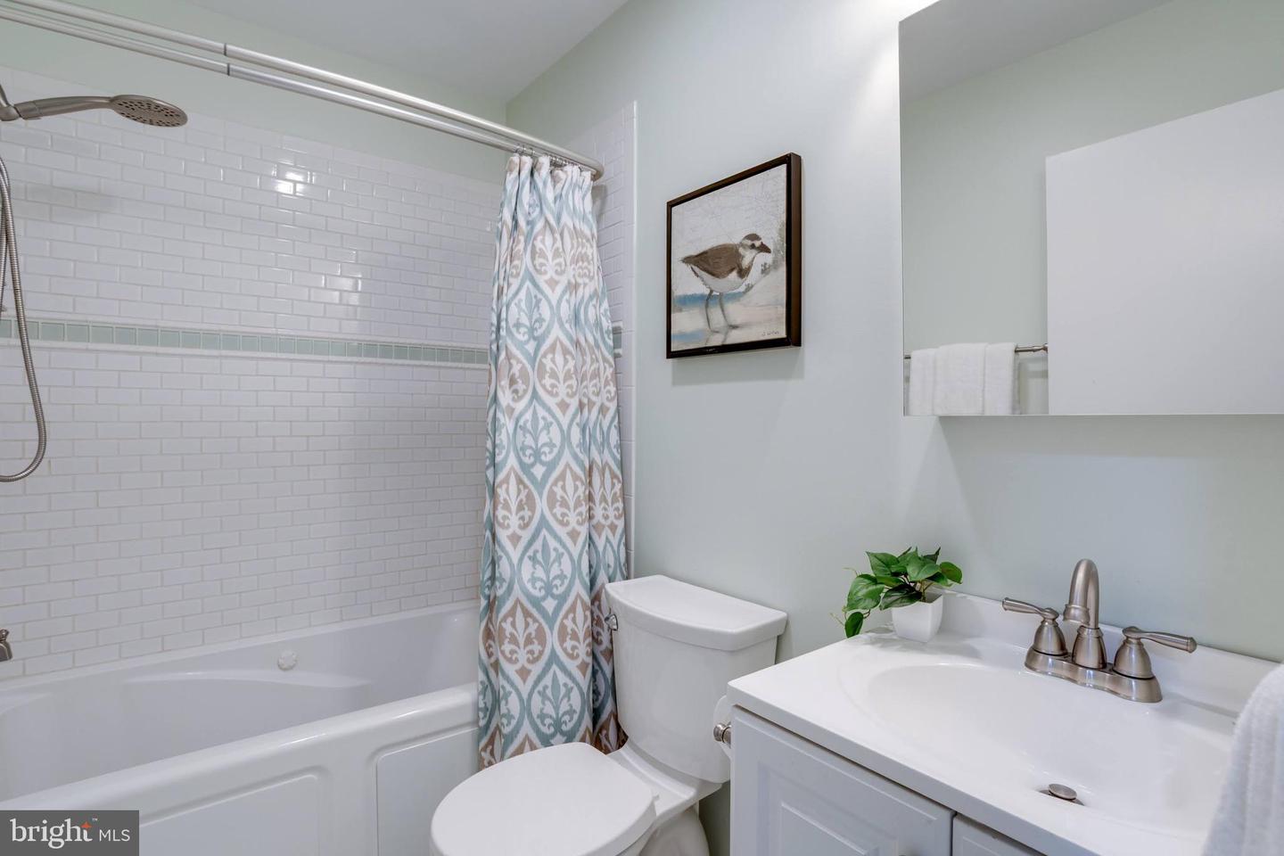 6316 CAPELLA AVE, BURKE, Virginia 22015, 5 Bedrooms Bedrooms, ,3 BathroomsBathrooms,Residential,For sale,6316 CAPELLA AVE,VAFX2244976 MLS # VAFX2244976