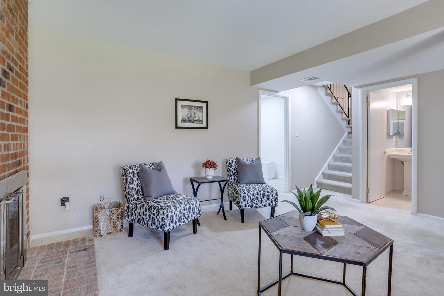 6316 CAPELLA AVE, BURKE, Virginia 22015, 5 Bedrooms Bedrooms, ,3 BathroomsBathrooms,Residential,For sale,6316 CAPELLA AVE,VAFX2244976 MLS # VAFX2244976