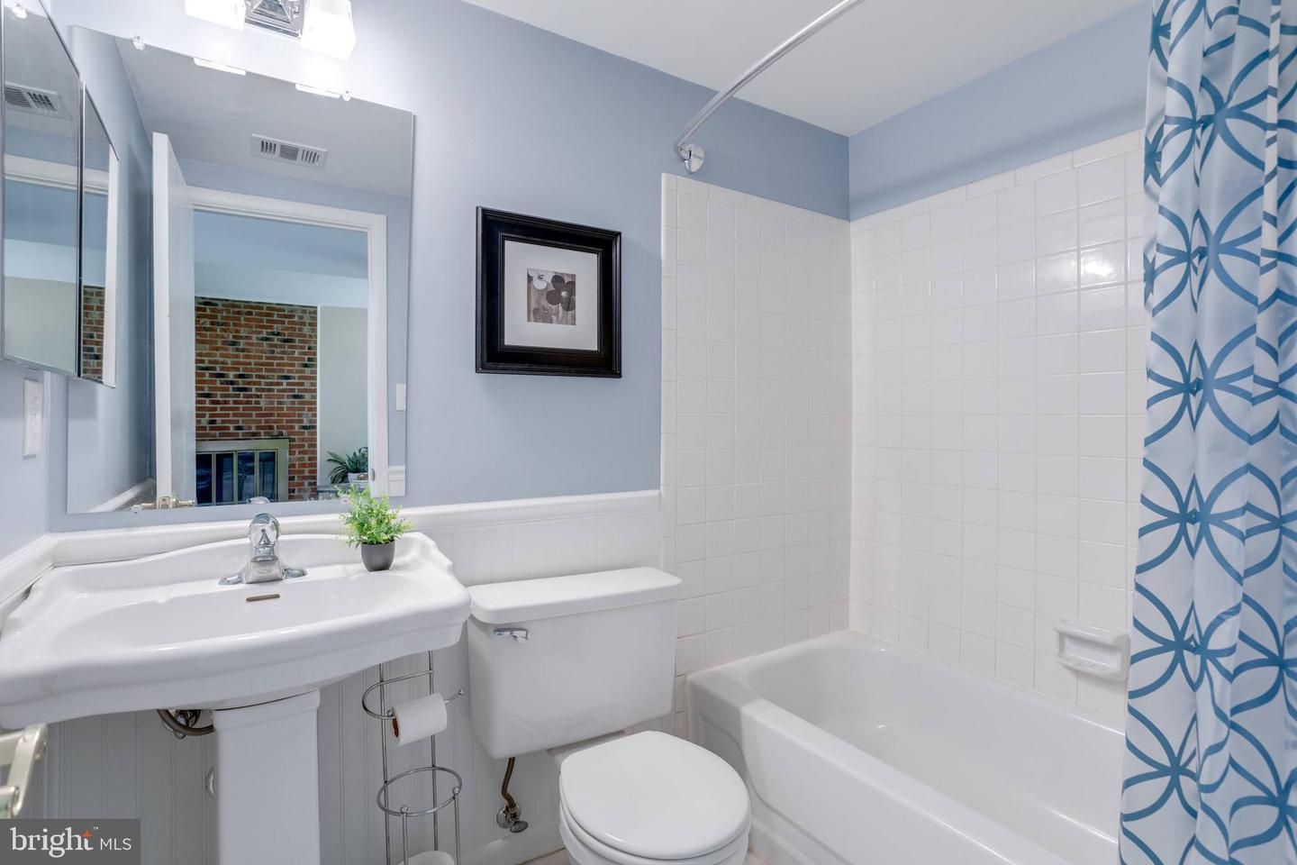 6316 CAPELLA AVE, BURKE, Virginia 22015, 5 Bedrooms Bedrooms, ,3 BathroomsBathrooms,Residential,For sale,6316 CAPELLA AVE,VAFX2244976 MLS # VAFX2244976
