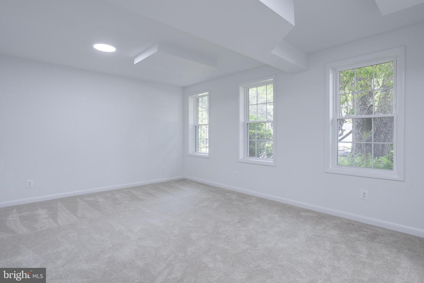 6316 CAPELLA AVE, BURKE, Virginia 22015, 5 Bedrooms Bedrooms, ,3 BathroomsBathrooms,Residential,For sale,6316 CAPELLA AVE,VAFX2244976 MLS # VAFX2244976