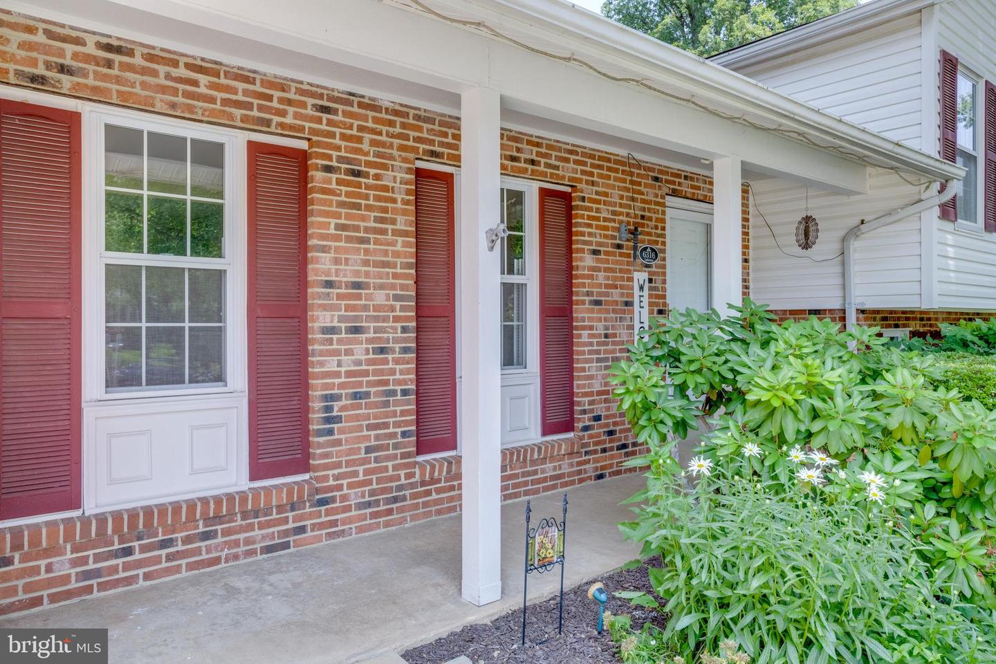 6316 CAPELLA AVE, BURKE, Virginia 22015, 5 Bedrooms Bedrooms, ,3 BathroomsBathrooms,Residential,For sale,6316 CAPELLA AVE,VAFX2244976 MLS # VAFX2244976