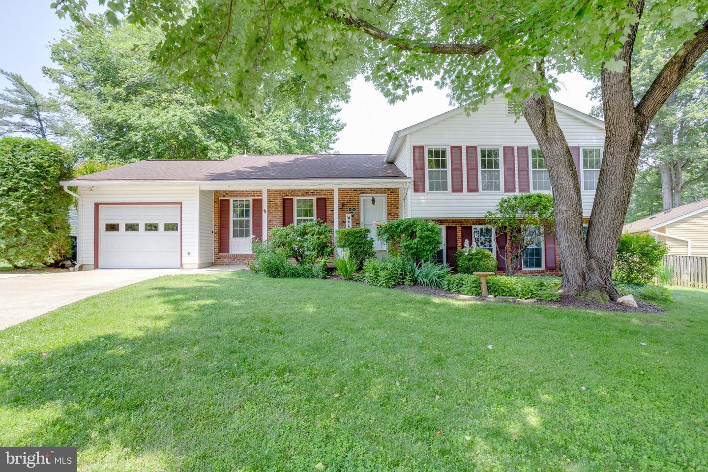 6316 CAPELLA AVE, BURKE, Virginia 22015, 5 Bedrooms Bedrooms, ,3 BathroomsBathrooms,Residential,For sale,6316 CAPELLA AVE,VAFX2244976 MLS # VAFX2244976