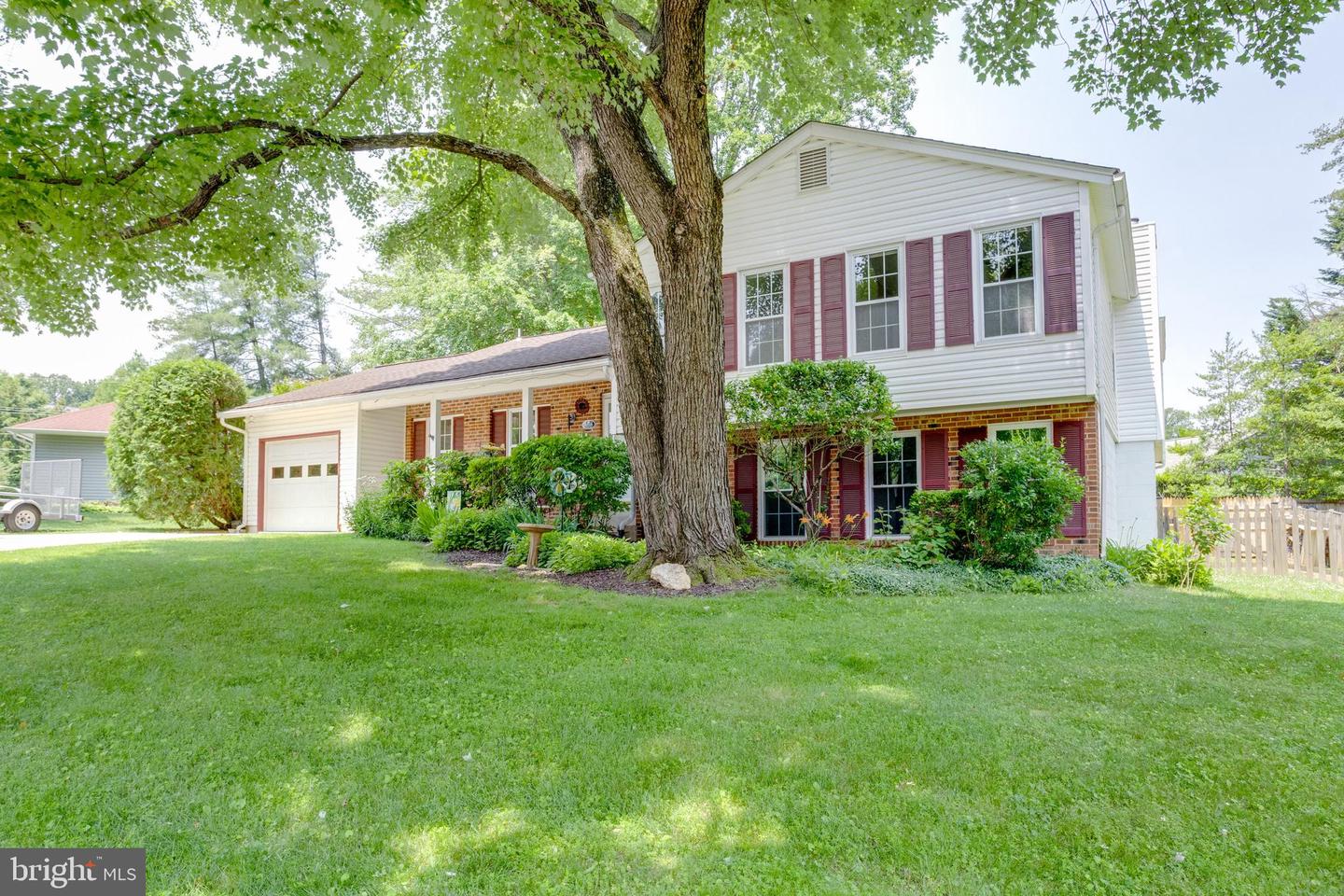 6316 CAPELLA AVE, BURKE, Virginia 22015, 5 Bedrooms Bedrooms, ,3 BathroomsBathrooms,Residential,For sale,6316 CAPELLA AVE,VAFX2244976 MLS # VAFX2244976