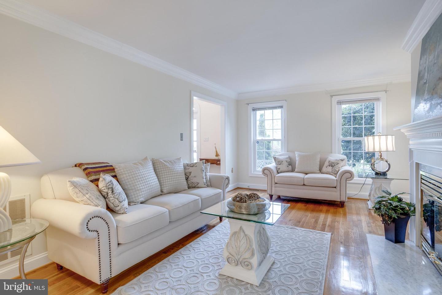 4918 SUNSET LN, ANNANDALE, Virginia 22003, 7 Bedrooms Bedrooms, ,6 BathroomsBathrooms,Residential,For sale,4918 SUNSET LN,VAFX2245166 MLS # VAFX2245166