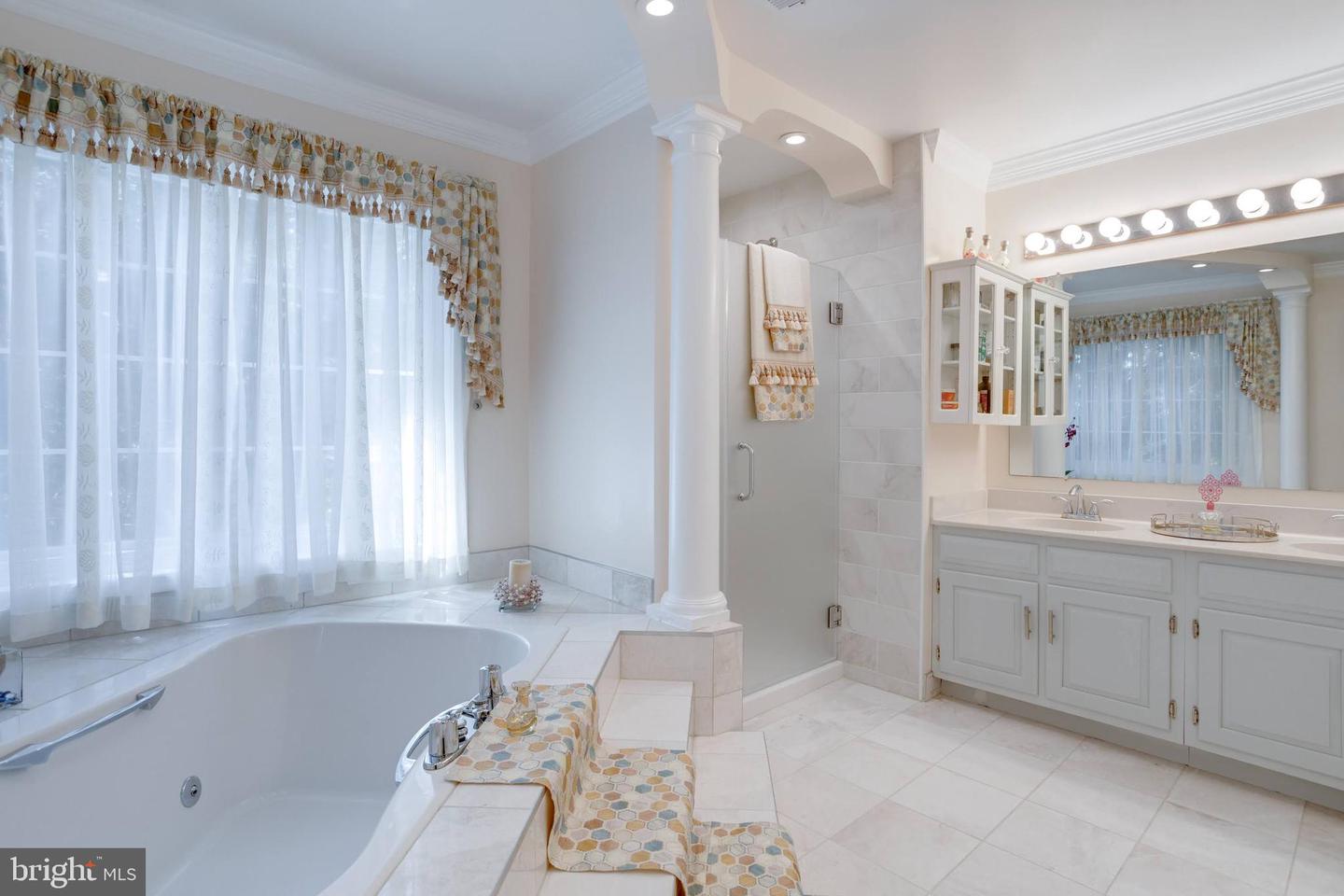 4918 SUNSET LN, ANNANDALE, Virginia 22003, 7 Bedrooms Bedrooms, ,6 BathroomsBathrooms,Residential,For sale,4918 SUNSET LN,VAFX2245166 MLS # VAFX2245166