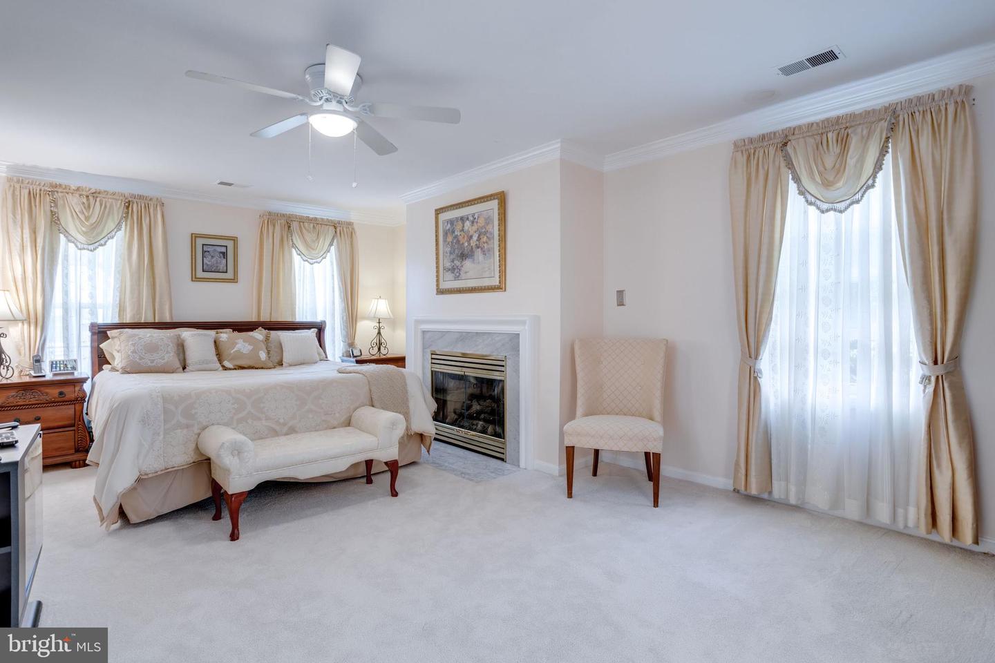 4918 SUNSET LN, ANNANDALE, Virginia 22003, 7 Bedrooms Bedrooms, ,6 BathroomsBathrooms,Residential,For sale,4918 SUNSET LN,VAFX2245166 MLS # VAFX2245166