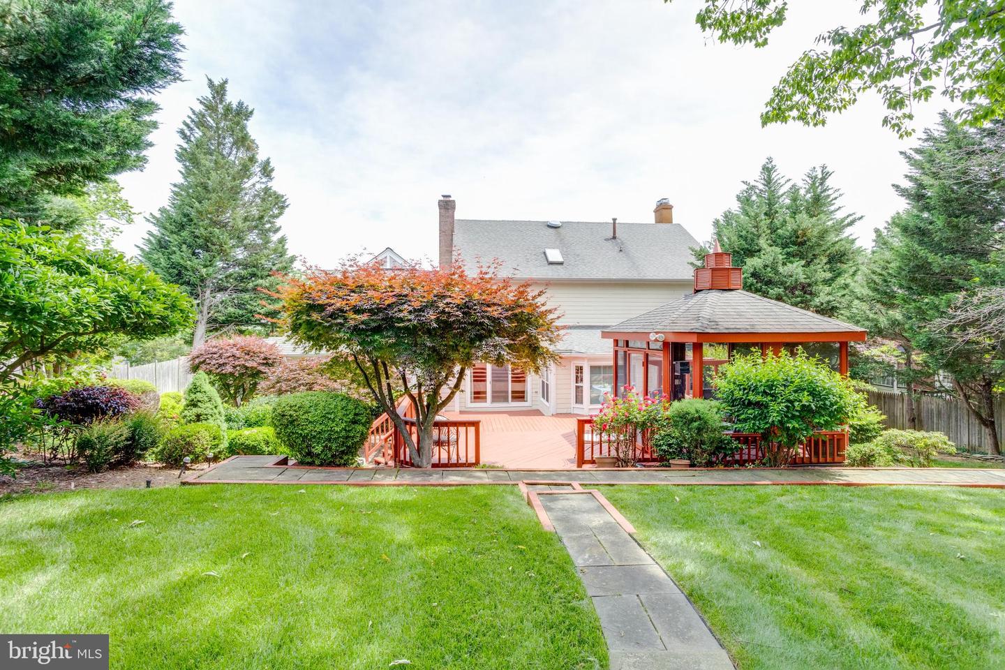 4918 SUNSET LN, ANNANDALE, Virginia 22003, 7 Bedrooms Bedrooms, ,6 BathroomsBathrooms,Residential,For sale,4918 SUNSET LN,VAFX2245166 MLS # VAFX2245166