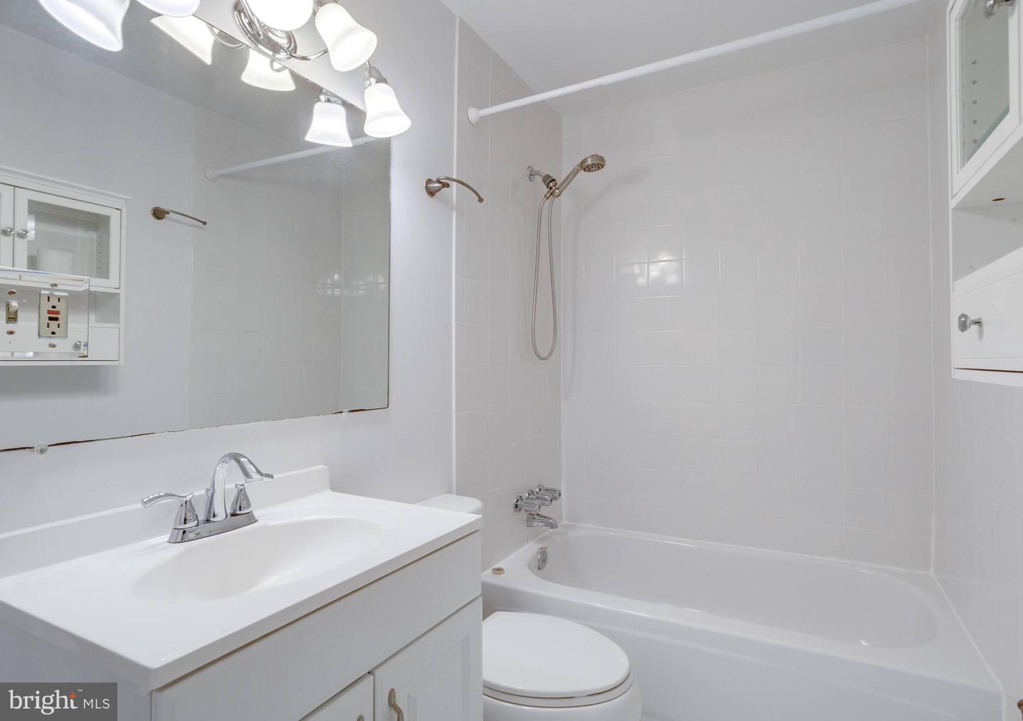 4918 SUNSET LN, ANNANDALE, Virginia 22003, 7 Bedrooms Bedrooms, ,6 BathroomsBathrooms,Residential,For sale,4918 SUNSET LN,VAFX2245166 MLS # VAFX2245166
