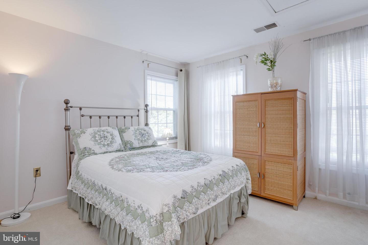 4918 SUNSET LN, ANNANDALE, Virginia 22003, 7 Bedrooms Bedrooms, ,6 BathroomsBathrooms,Residential,For sale,4918 SUNSET LN,VAFX2245166 MLS # VAFX2245166