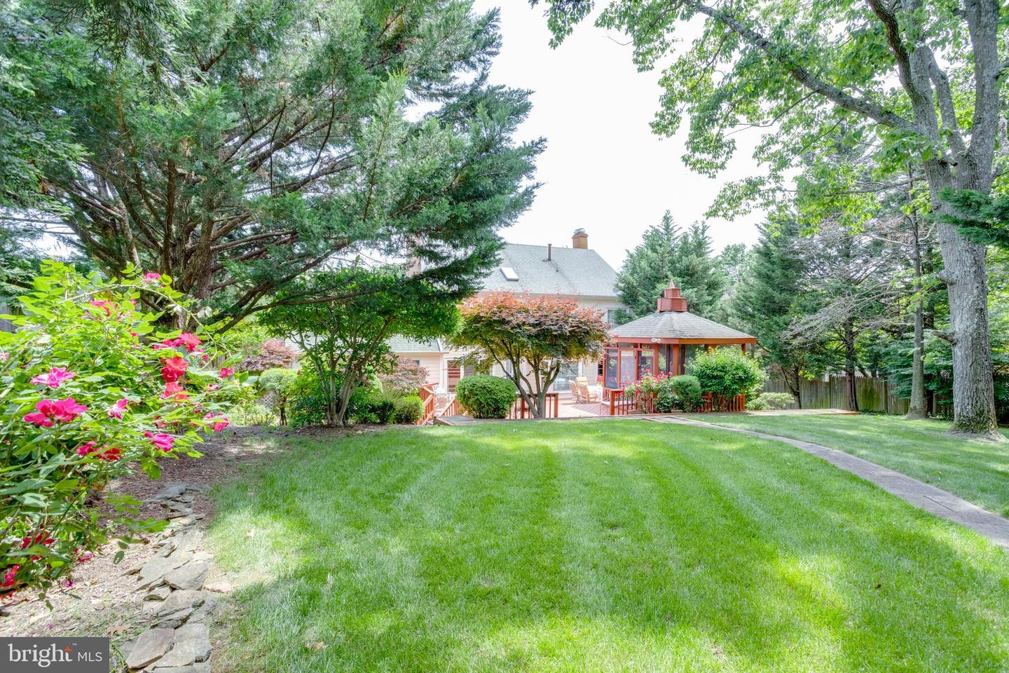 4918 SUNSET LN, ANNANDALE, Virginia 22003, 7 Bedrooms Bedrooms, ,6 BathroomsBathrooms,Residential,For sale,4918 SUNSET LN,VAFX2245166 MLS # VAFX2245166