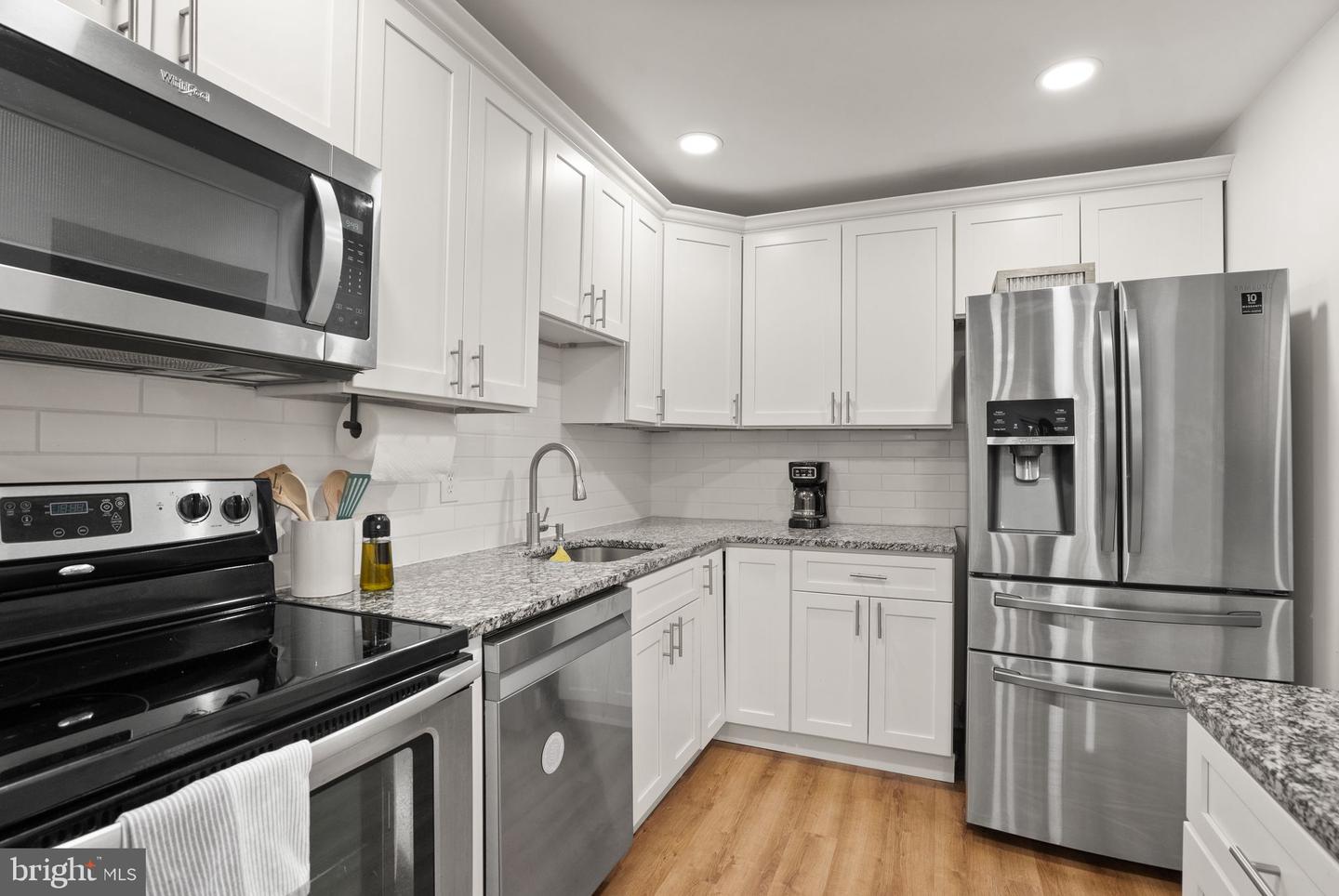 10627 SUMMER OAK CT, BURKE, Virginia 22015, 4 Bedrooms Bedrooms, ,2 BathroomsBathrooms,Residential,For sale,10627 SUMMER OAK CT,VAFX2245178 MLS # VAFX2245178