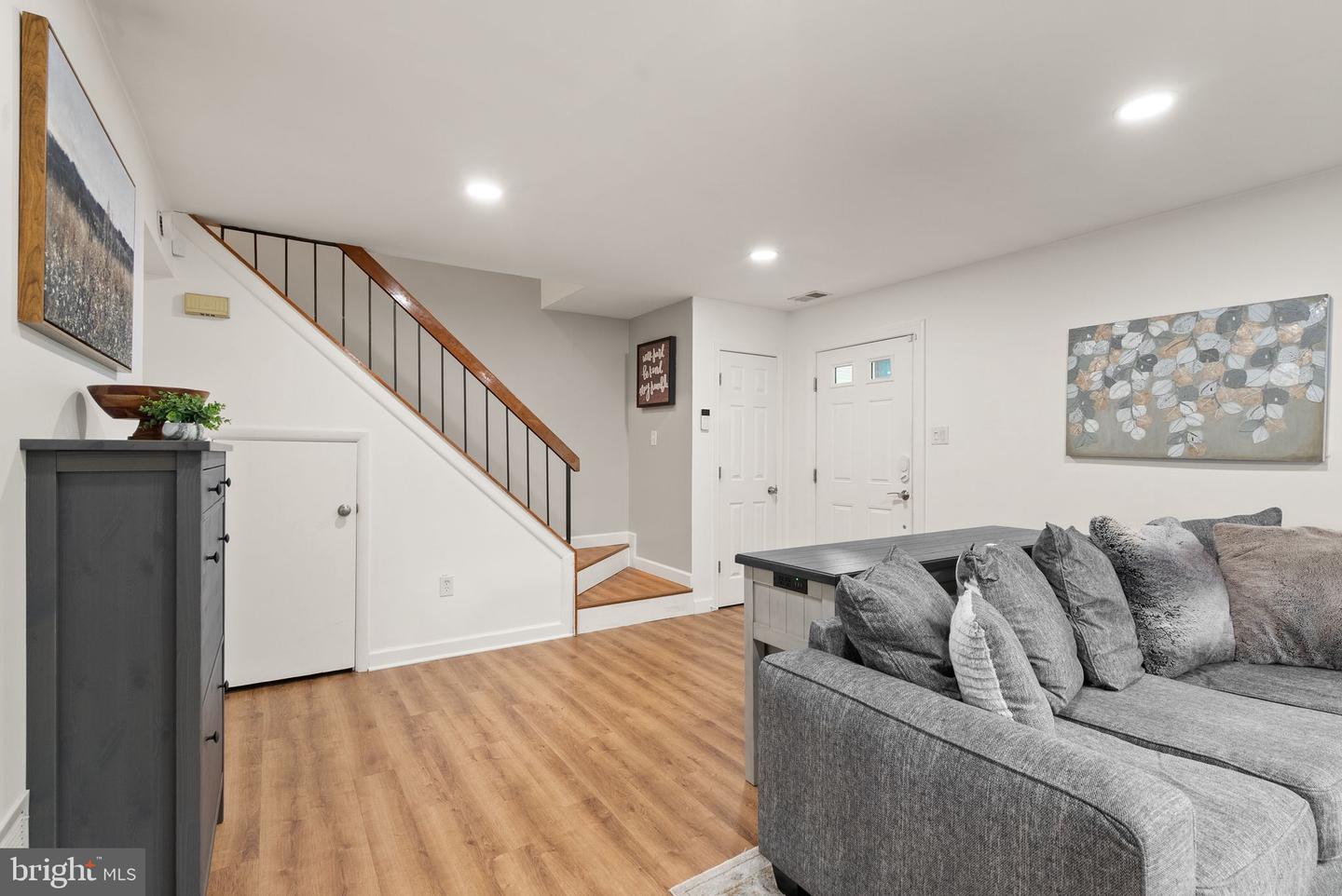 10627 SUMMER OAK CT, BURKE, Virginia 22015, 4 Bedrooms Bedrooms, ,2 BathroomsBathrooms,Residential,For sale,10627 SUMMER OAK CT,VAFX2245178 MLS # VAFX2245178