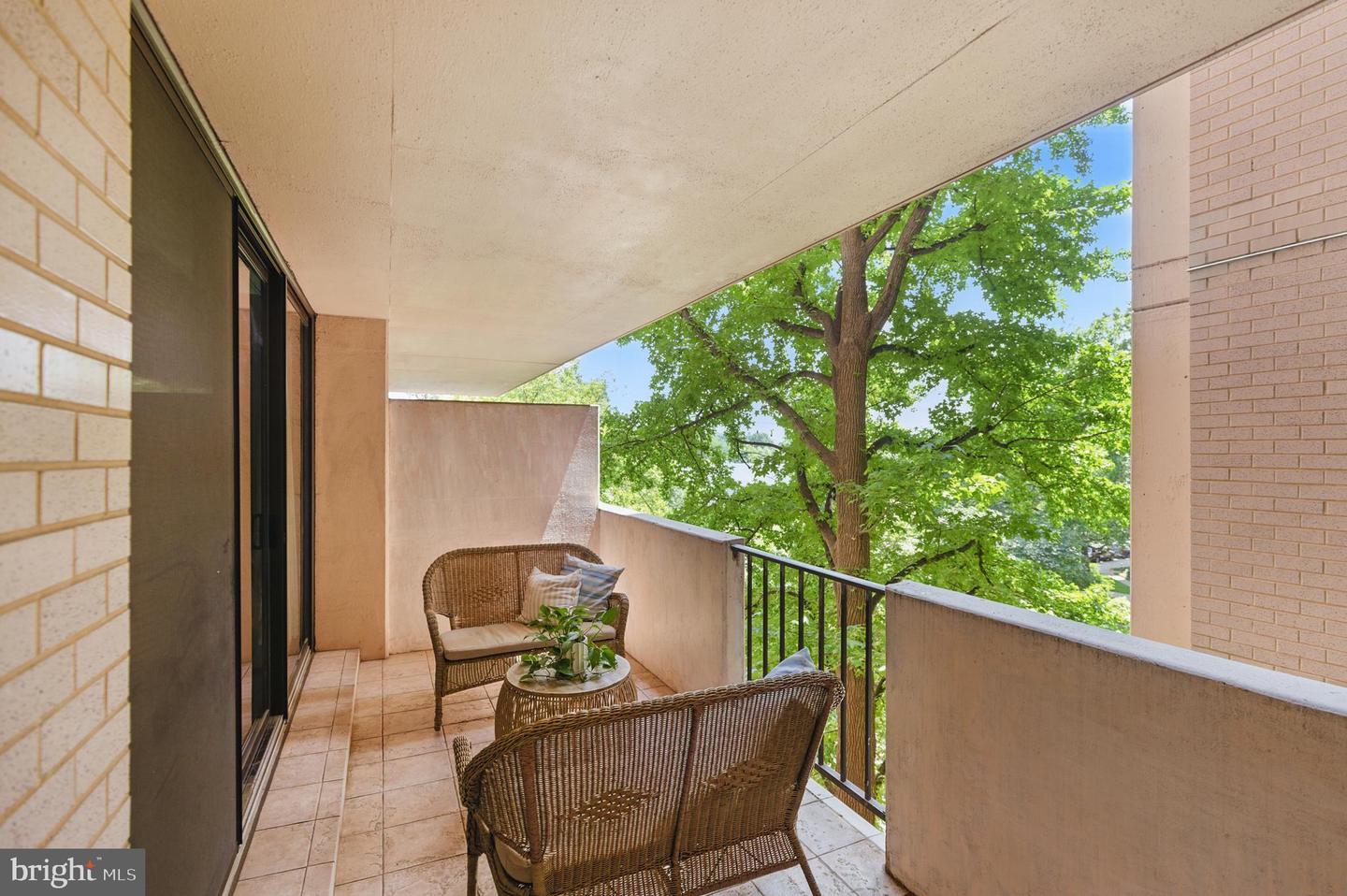 4141 N HENDERSON RD #326, ARLINGTON, Virginia 22203, 1 Bedroom Bedrooms, ,1 BathroomBathrooms,Residential,For sale,4141 N HENDERSON RD #326,VAAR2058668 MLS # VAAR2058668