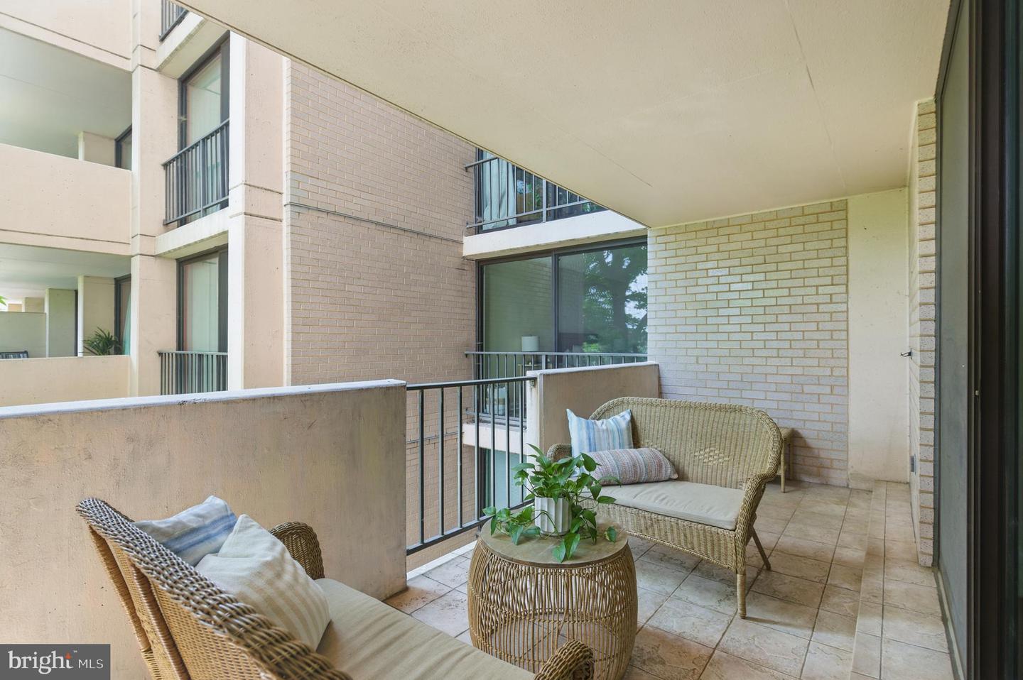 4141 N HENDERSON RD #326, ARLINGTON, Virginia 22203, 1 Bedroom Bedrooms, ,1 BathroomBathrooms,Residential,For sale,4141 N HENDERSON RD #326,VAAR2058668 MLS # VAAR2058668