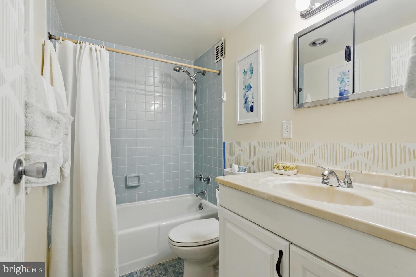 4141 N HENDERSON RD #326, ARLINGTON, Virginia 22203, 1 Bedroom Bedrooms, ,1 BathroomBathrooms,Residential,For sale,4141 N HENDERSON RD #326,VAAR2058668 MLS # VAAR2058668