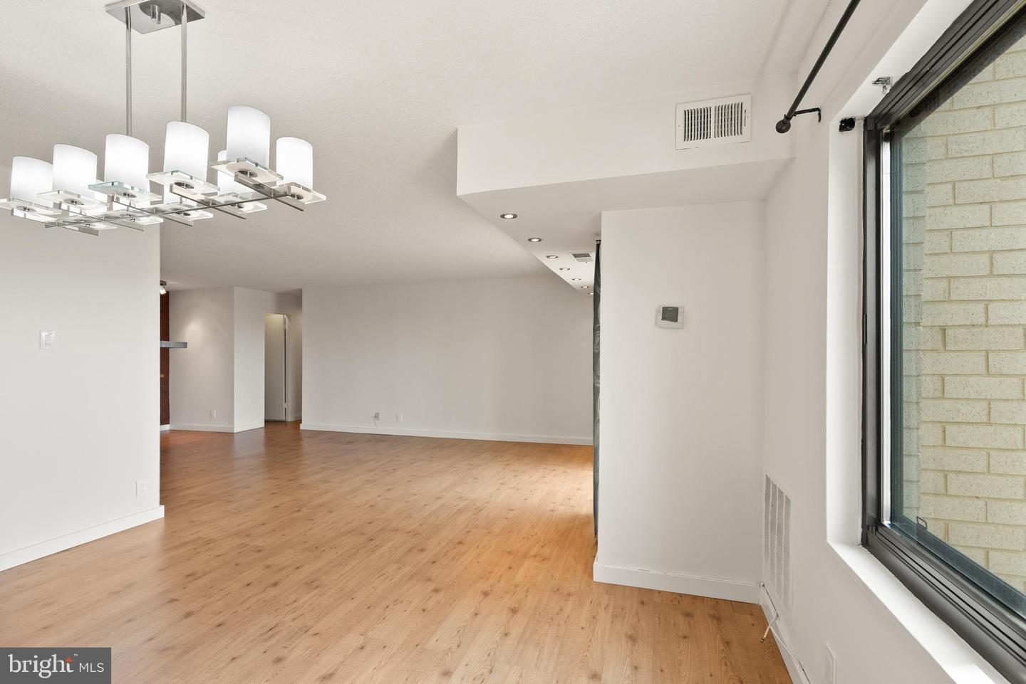 203 YOAKUM PKWY #1222, ALEXANDRIA, Virginia 22304, 2 Bedrooms Bedrooms, ,2 BathroomsBathrooms,Residential,For sale,203 YOAKUM PKWY #1222,VAAX2046068 MLS # VAAX2046068