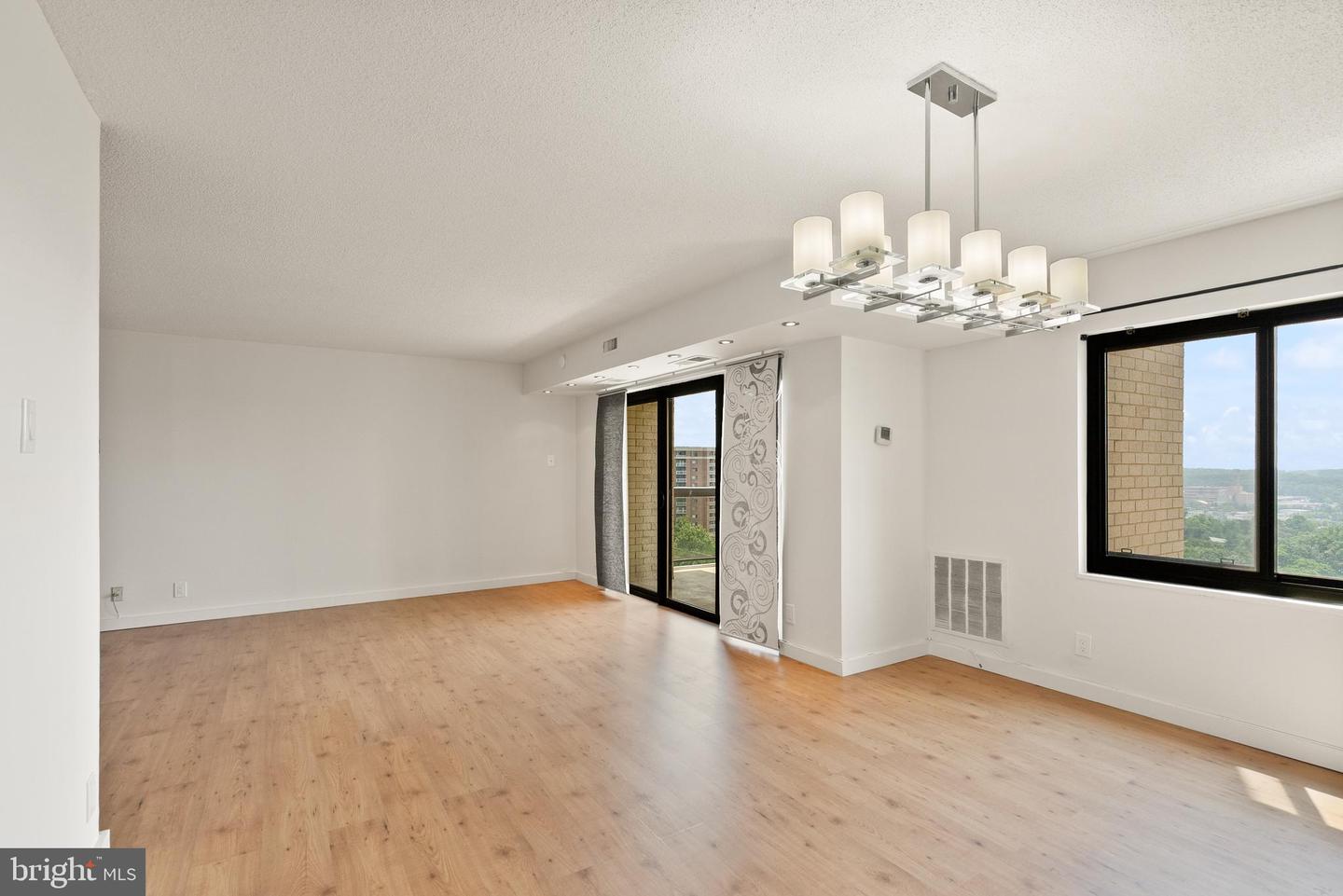 203 YOAKUM PKWY #1222, ALEXANDRIA, Virginia 22304, 2 Bedrooms Bedrooms, ,2 BathroomsBathrooms,Residential,For sale,203 YOAKUM PKWY #1222,VAAX2046068 MLS # VAAX2046068