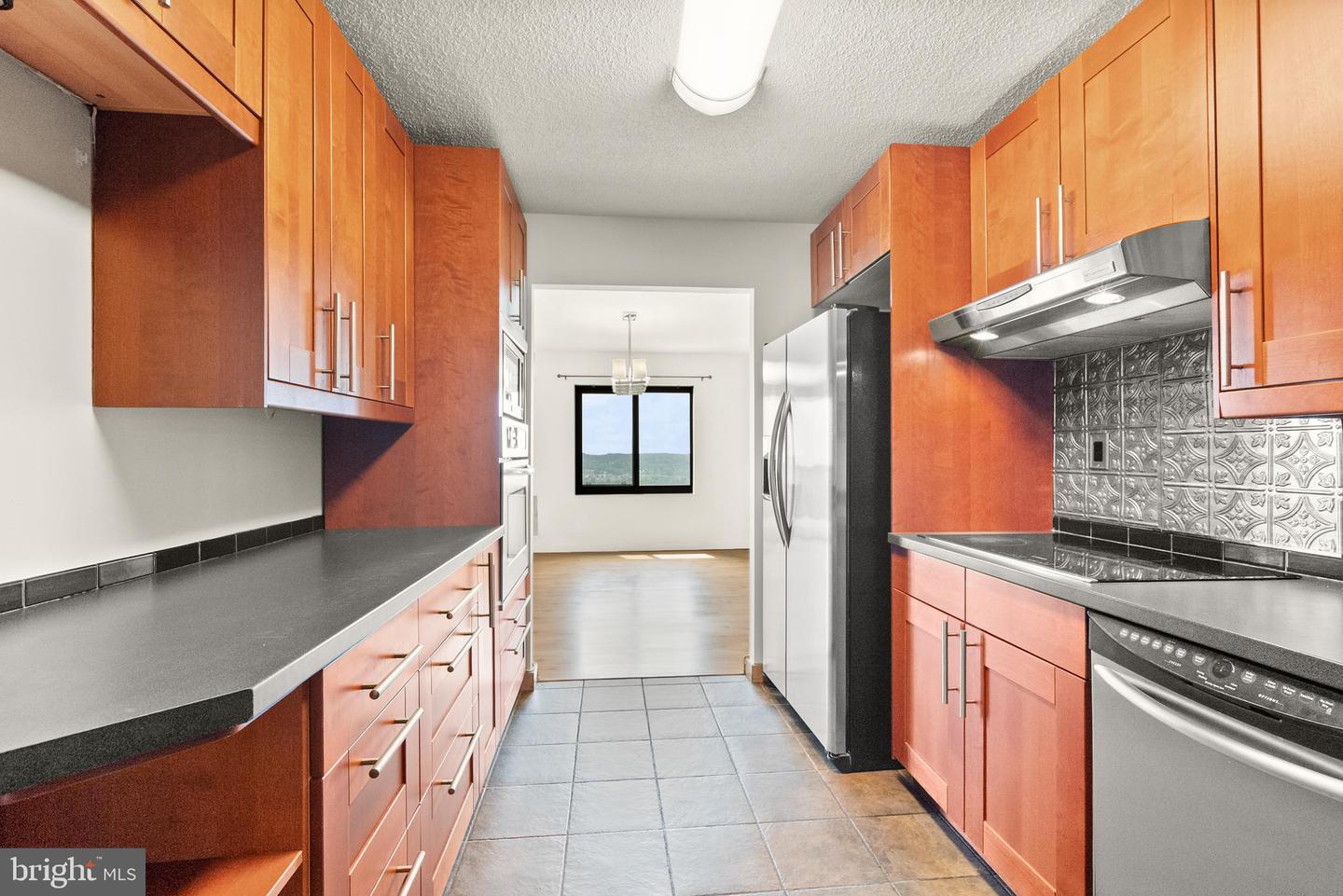 203 YOAKUM PKWY #1222, ALEXANDRIA, Virginia 22304, 2 Bedrooms Bedrooms, ,2 BathroomsBathrooms,Residential,For sale,203 YOAKUM PKWY #1222,VAAX2046068 MLS # VAAX2046068