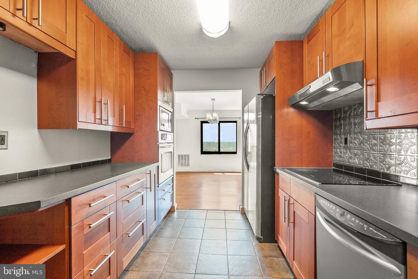 203 YOAKUM PKWY #1222, ALEXANDRIA, Virginia 22304, 2 Bedrooms Bedrooms, ,2 BathroomsBathrooms,Residential,For sale,203 YOAKUM PKWY #1222,VAAX2046068 MLS # VAAX2046068