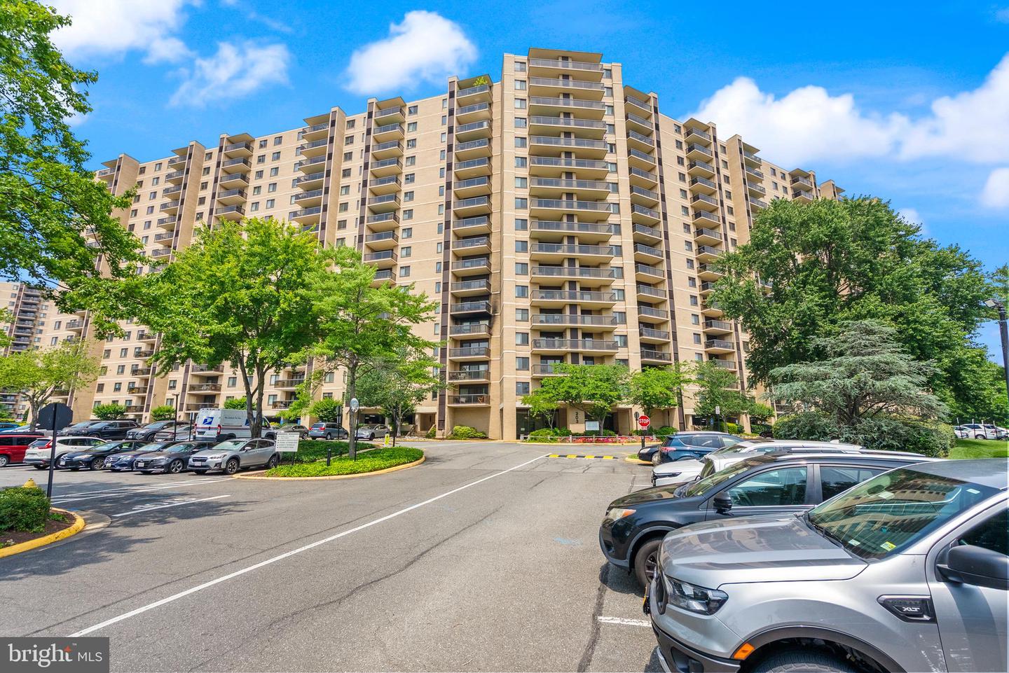 203 YOAKUM PKWY #1222, ALEXANDRIA, Virginia 22304, 2 Bedrooms Bedrooms, ,2 BathroomsBathrooms,Residential,For sale,203 YOAKUM PKWY #1222,VAAX2046068 MLS # VAAX2046068