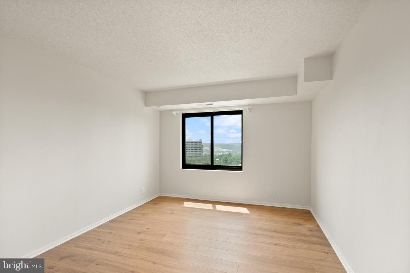 203 YOAKUM PKWY #1222, ALEXANDRIA, Virginia 22304, 2 Bedrooms Bedrooms, ,2 BathroomsBathrooms,Residential,For sale,203 YOAKUM PKWY #1222,VAAX2046068 MLS # VAAX2046068