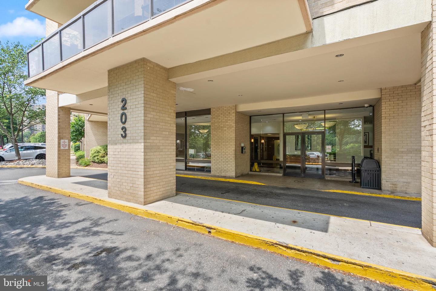 203 YOAKUM PKWY #1222, ALEXANDRIA, Virginia 22304, 2 Bedrooms Bedrooms, ,2 BathroomsBathrooms,Residential,For sale,203 YOAKUM PKWY #1222,VAAX2046068 MLS # VAAX2046068
