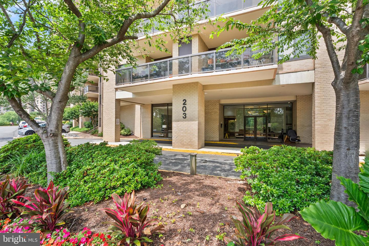 203 YOAKUM PKWY #1222, ALEXANDRIA, Virginia 22304, 2 Bedrooms Bedrooms, ,2 BathroomsBathrooms,Residential,For sale,203 YOAKUM PKWY #1222,VAAX2046068 MLS # VAAX2046068