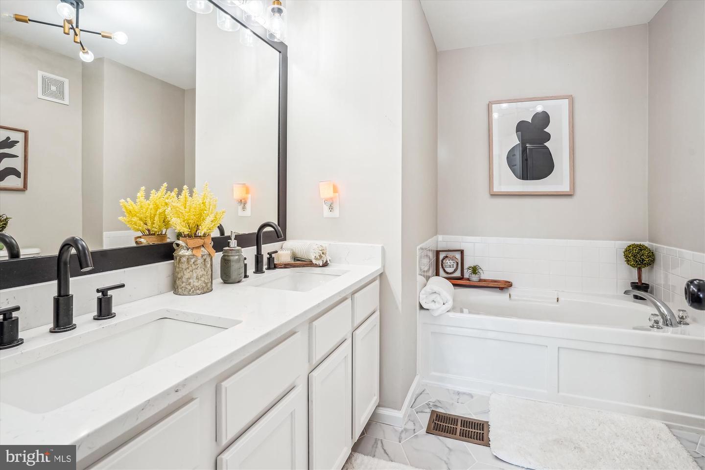 5045 ANCHORSTONE DR #5045, WOODBRIDGE, Virginia 22192, 2 Bedrooms Bedrooms, ,2 BathroomsBathrooms,Residential,For sale,5045 ANCHORSTONE DR #5045,VAPW2096226 MLS # VAPW2096226