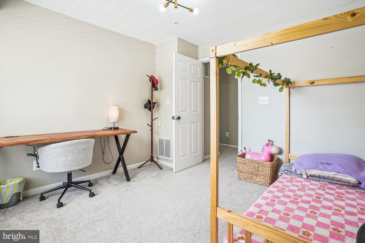 5045 ANCHORSTONE DR #5045, WOODBRIDGE, Virginia 22192, 2 Bedrooms Bedrooms, ,2 BathroomsBathrooms,Residential,For sale,5045 ANCHORSTONE DR #5045,VAPW2096226 MLS # VAPW2096226