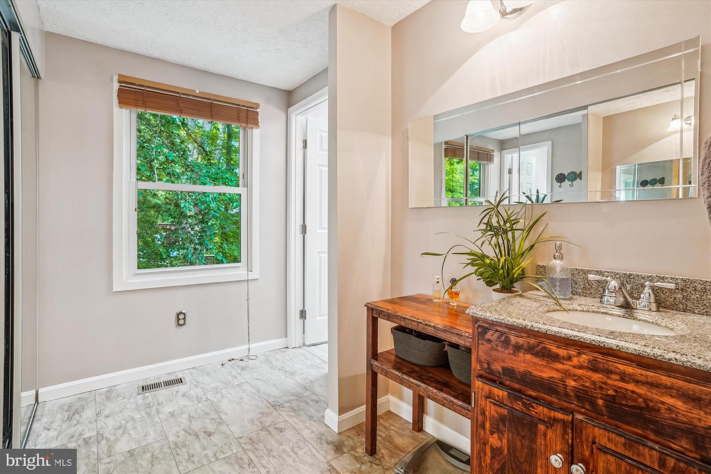 15894 NORTHGATE DR, DUMFRIES, Virginia 22025, 5 Bedrooms Bedrooms, ,2 BathroomsBathrooms,Residential,For sale,15894 NORTHGATE DR,VAPW2096254 MLS # VAPW2096254