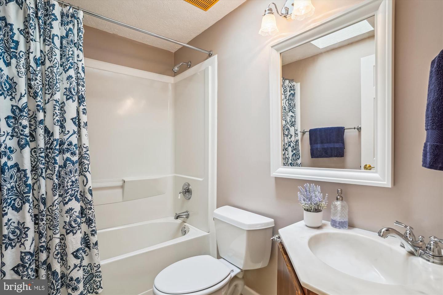 15894 NORTHGATE DR, DUMFRIES, Virginia 22025, 5 Bedrooms Bedrooms, ,2 BathroomsBathrooms,Residential,For sale,15894 NORTHGATE DR,VAPW2096254 MLS # VAPW2096254