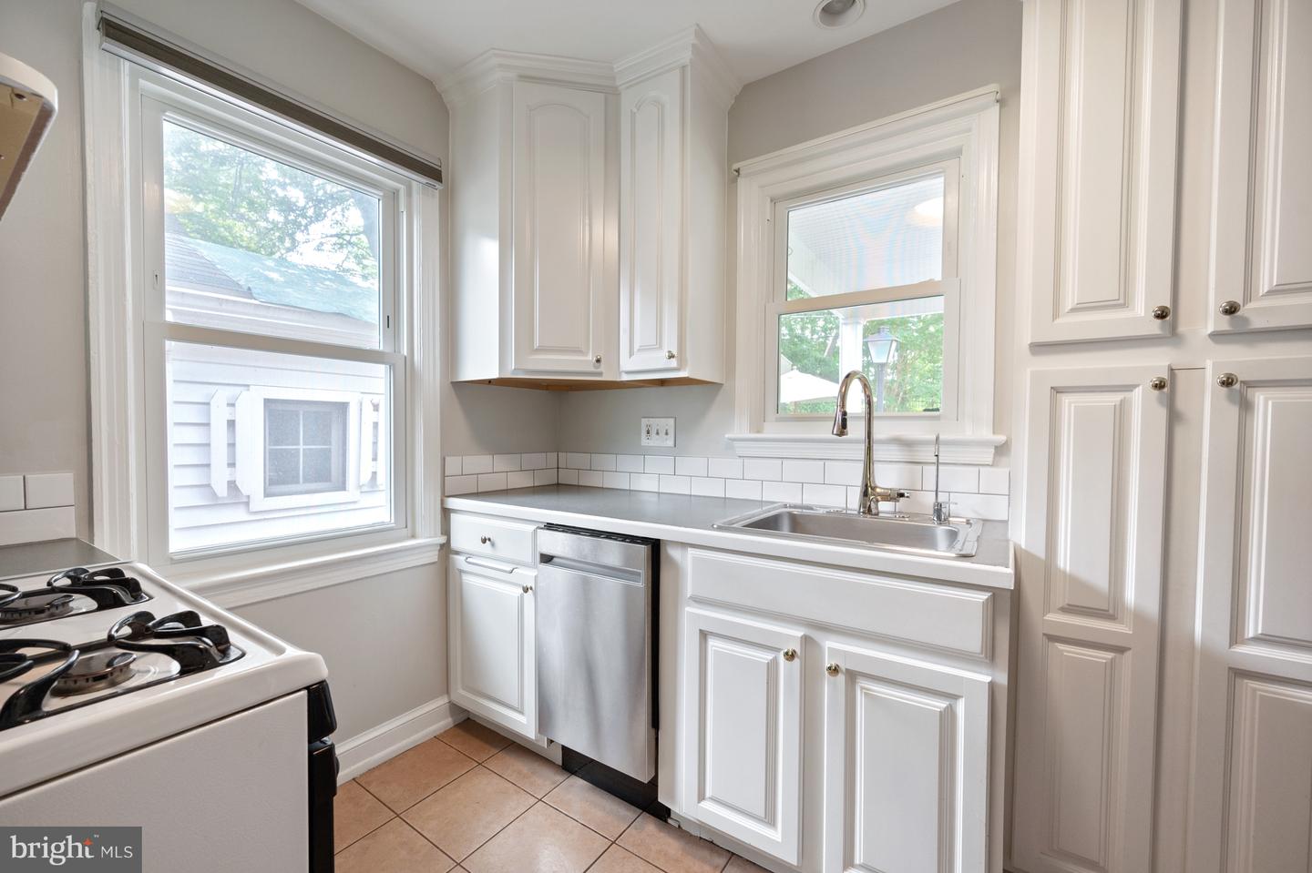 4741 20TH ST N, ARLINGTON, Virginia 22207, 3 Bedrooms Bedrooms, ,2 BathroomsBathrooms,Residential,For sale,4741 20TH ST N,VAAR2058714 MLS # VAAR2058714